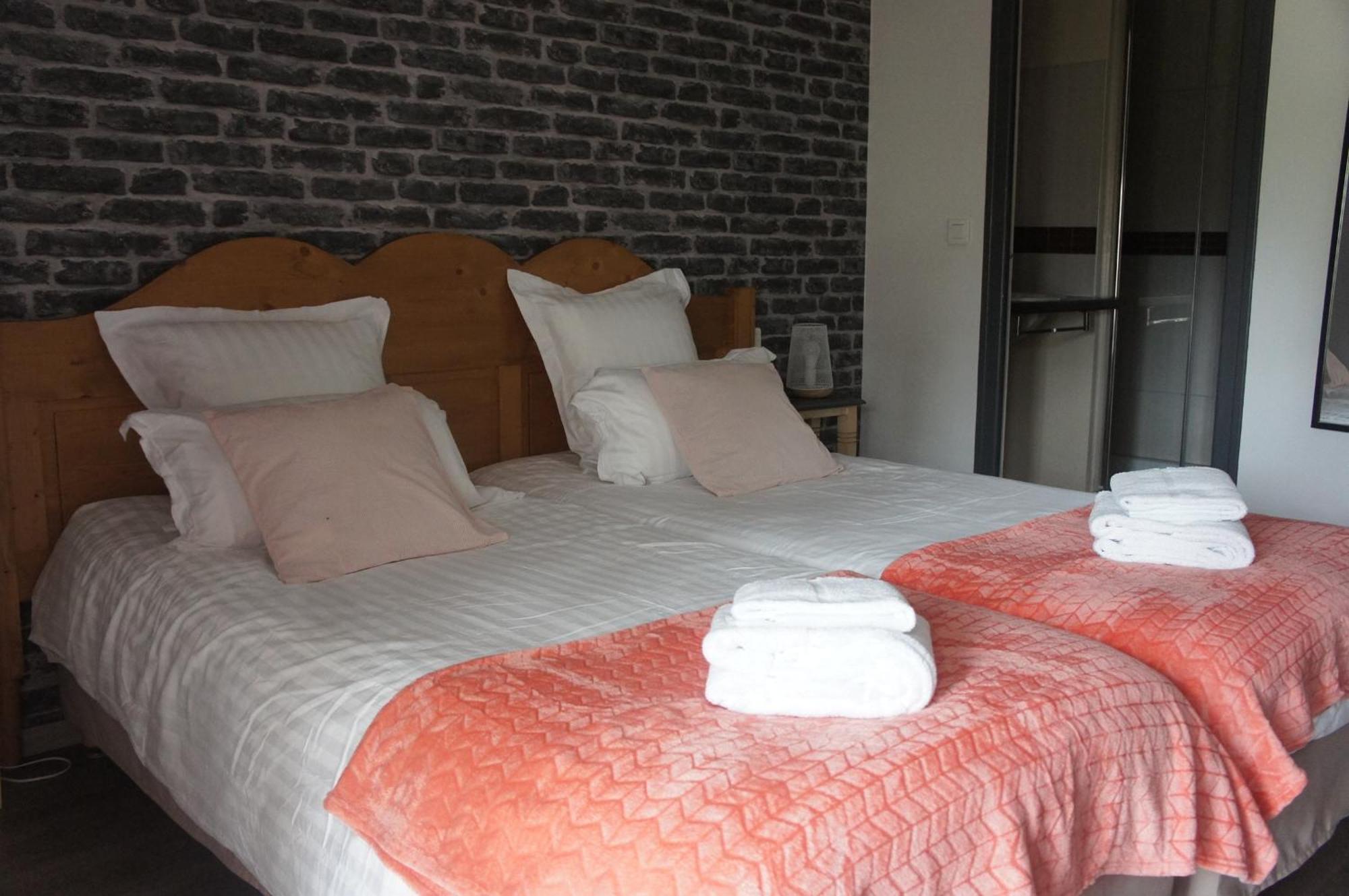 Logis Hotel Auberge De Cartassac Cressensac-Sarrazac Exteriör bild