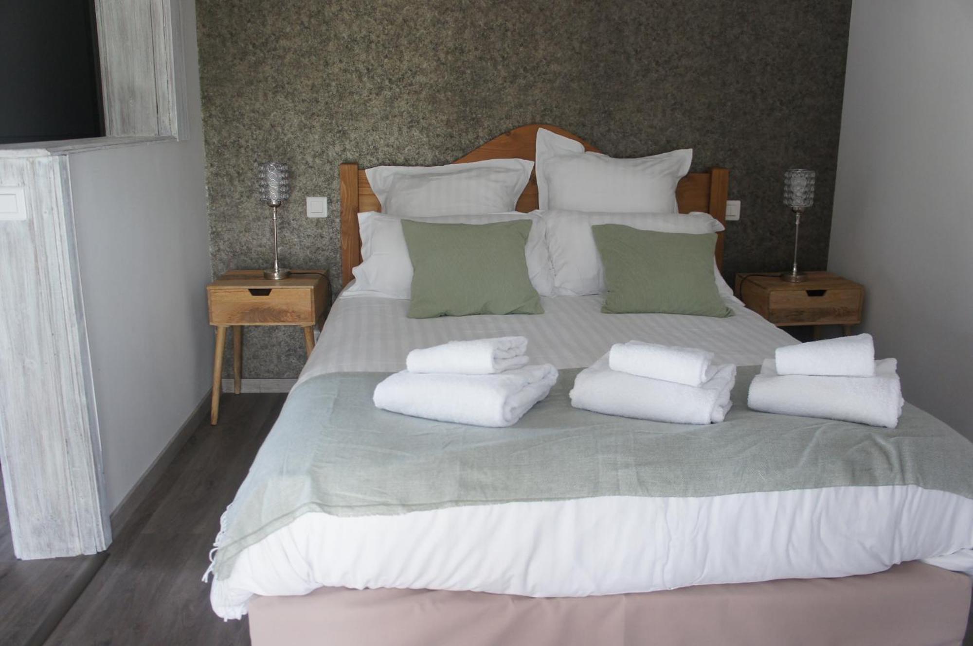 Logis Hotel Auberge De Cartassac Cressensac-Sarrazac Exteriör bild