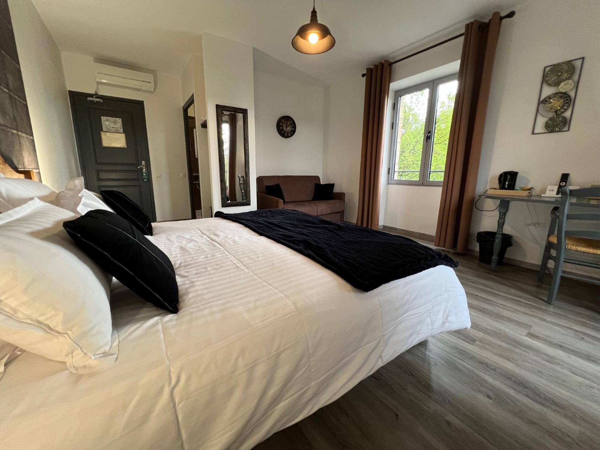Logis Hotel Auberge De Cartassac Cressensac-Sarrazac Exteriör bild